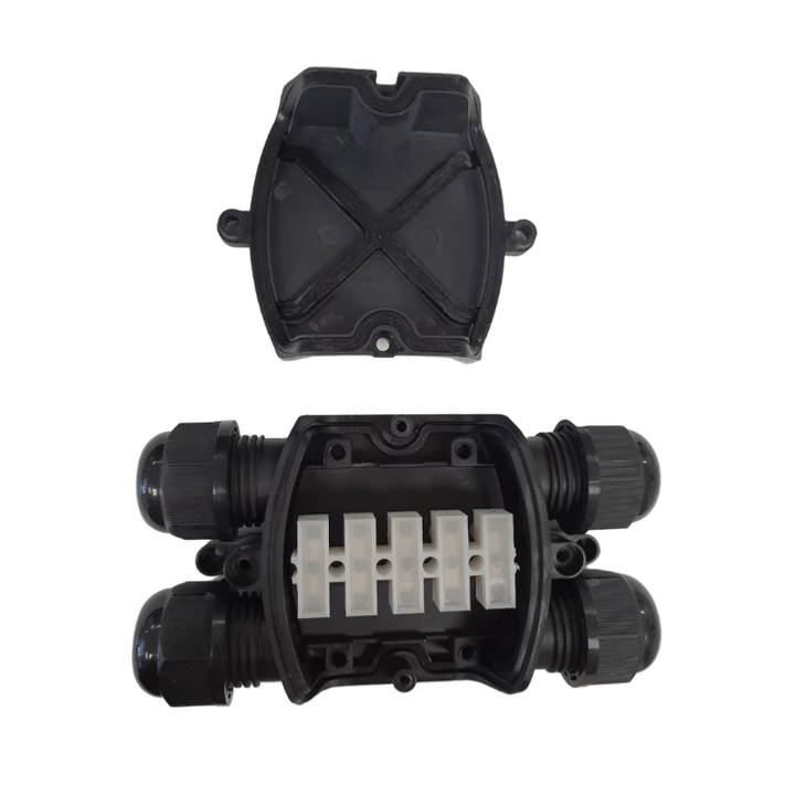 Conector à prova d'água com entrada e 2 saídas pretas IP68