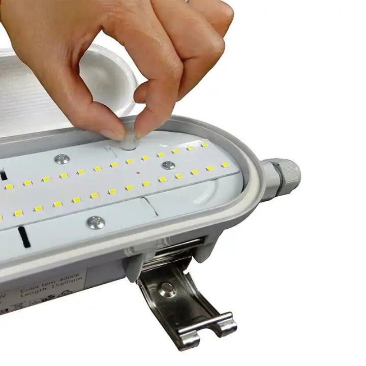 Sarrafo LED impermeável 150cm 50W 125lm/W IP65 com detector integrado