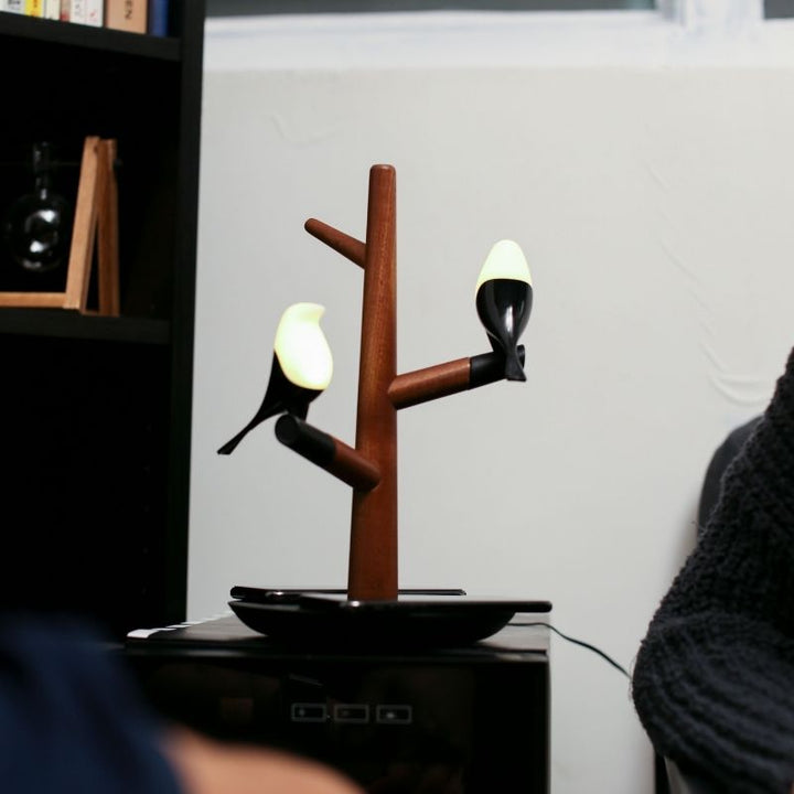 Lampe de Chevet Design Oiseau avec Chargeur Sans fil et Porte Accessoires - Silumen