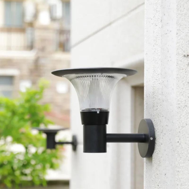 Lanterne Solaire Connectée Murale UFO RGBW IP65 - Silumen