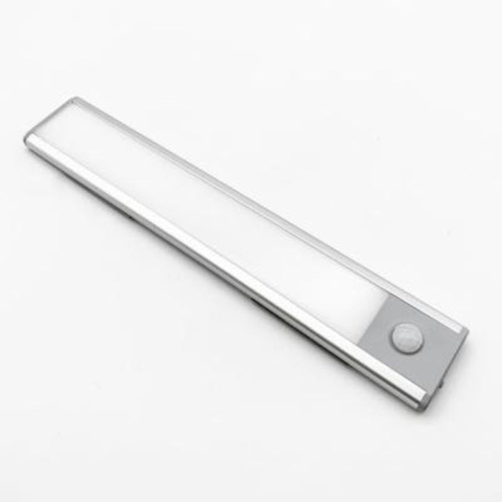 Réglette LED Rechargeable USB 24cm IP40 avec Détecteur de mouvement - Silumen