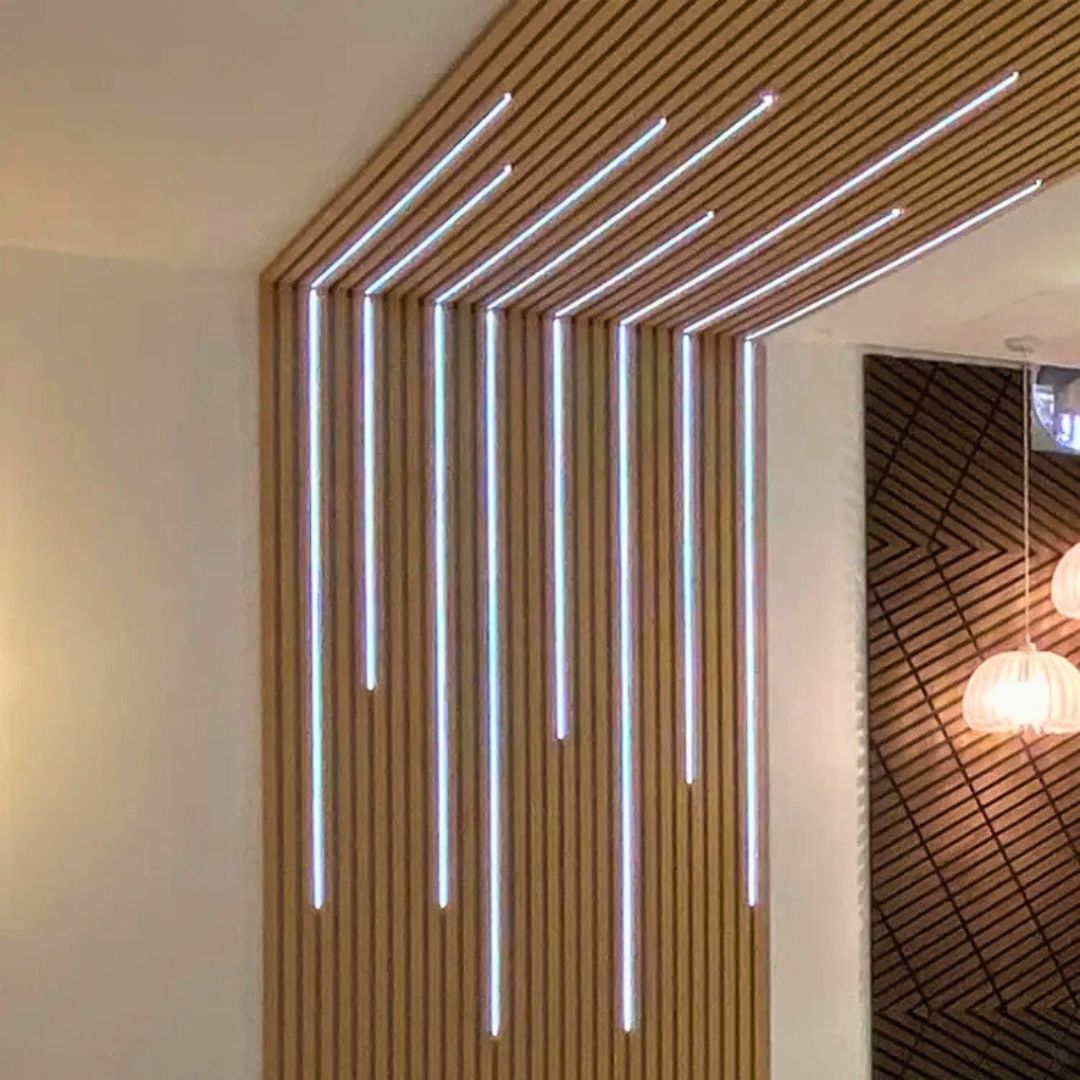 Lot de 8 Panneaux Acoustiques Muraux - Tasseaux Finition Chêne Blanc - Fond Noir - 240x60x2,2cm