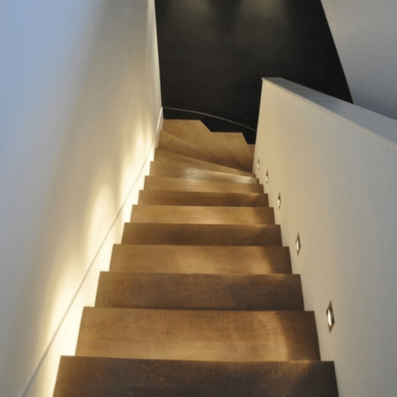 Balise LED Saillie Carrée 2W 220V 55° Gris IP65 pour Escalier