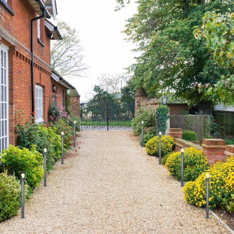 Borne de Jardin Lanterne Noire 80cm pour Ampoule E27 IP44