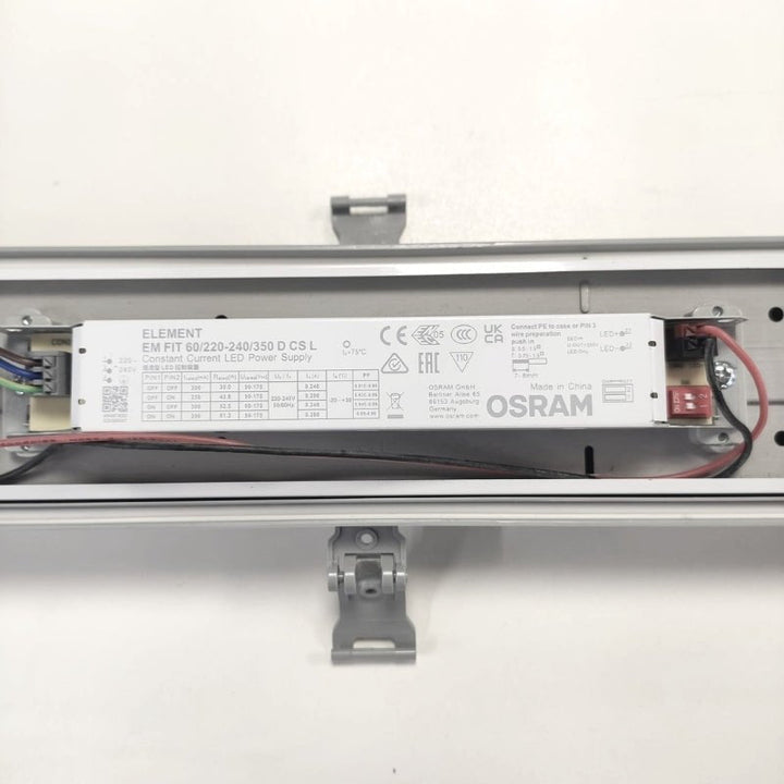 Sarrafo LED impermeável 120cm 36W 125lm/W IP65 com detector integrado