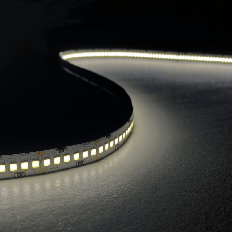 Bandeau LED 24V 5m 2835 240LED/m Rangée Simple IP20